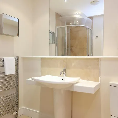Joivy Spacious 2 Bed,2 Bath Flat, Free Parking And Rooftop Terrace Edinburgh Exterior photo