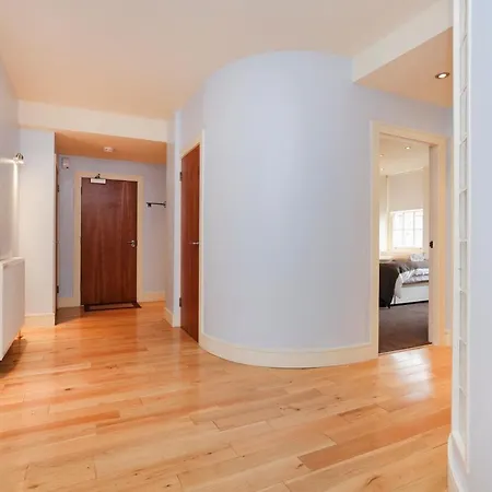 Joivy Spacious 2 Bed,2 Bath Flat, Free Parking And Rooftop Terrace Edinburgh Exterior photo