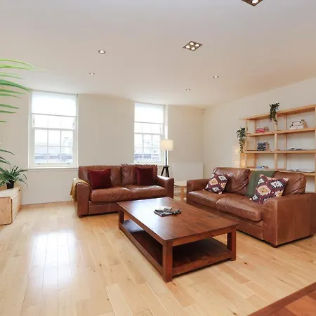 Joivy Spacious 2 Bed,2 Bath Flat, Free Parking And Rooftop Terrace Edinburgh Exterior photo