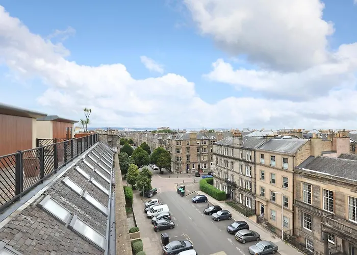 Joivy Spacious 2 Bed,2 Bath Flat, Free Parking And Rooftop Terrace