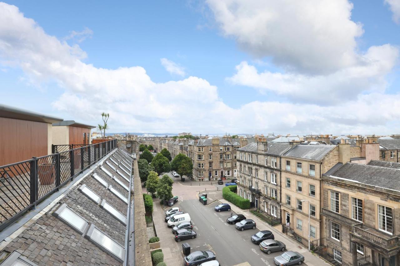 Joivy Spacious 2 Bed,2 Bath Flat, Free Parking And Rooftop Terrace Appartamento