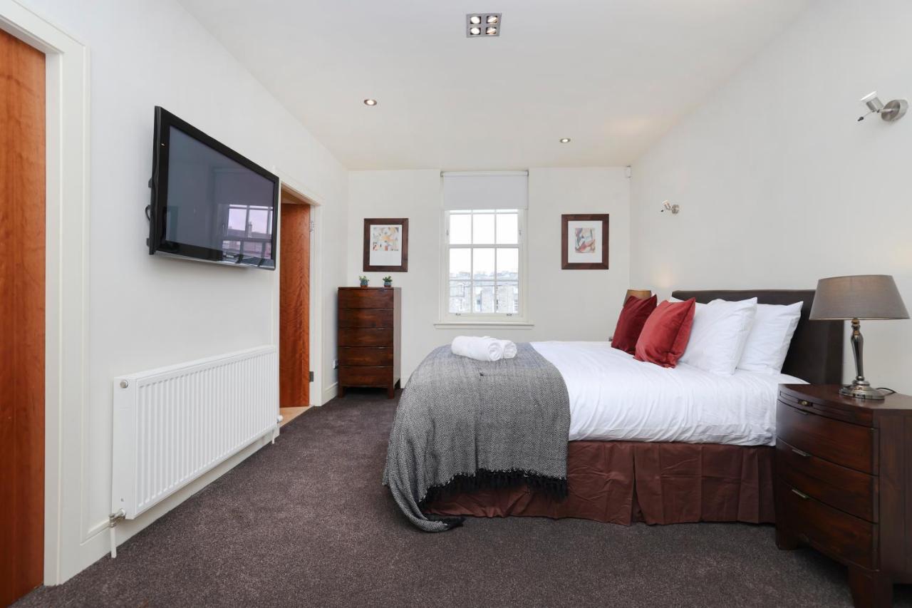 Appartamento Joivy Spacious 2 Bed,2 Bath Flat, Free Parking And Rooftop Terrace Edimburgo