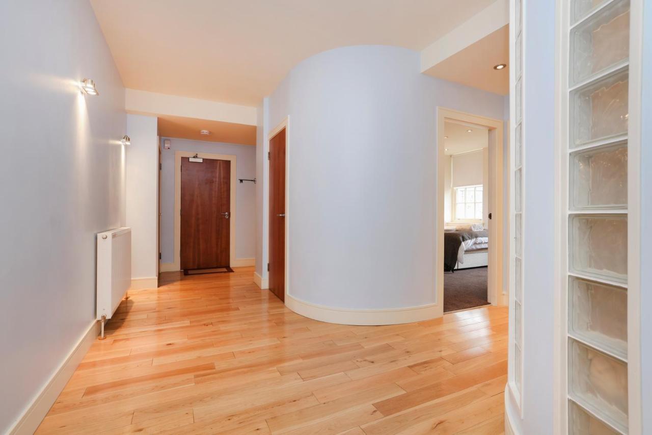 Appartamento Joivy Spacious 2 Bed,2 Bath Flat, Free Parking And Rooftop Terrace Edimburgo