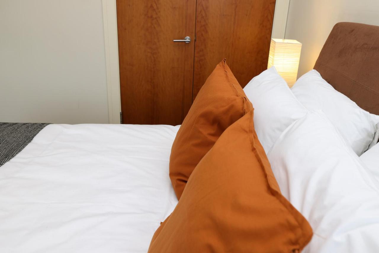 Joivy Spacious 2 Bed,2 Bath Flat, Free Parking And Rooftop Terrace * Edimburgo